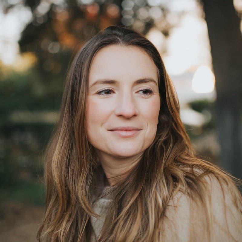 Daria R., CMO of GrabrFi